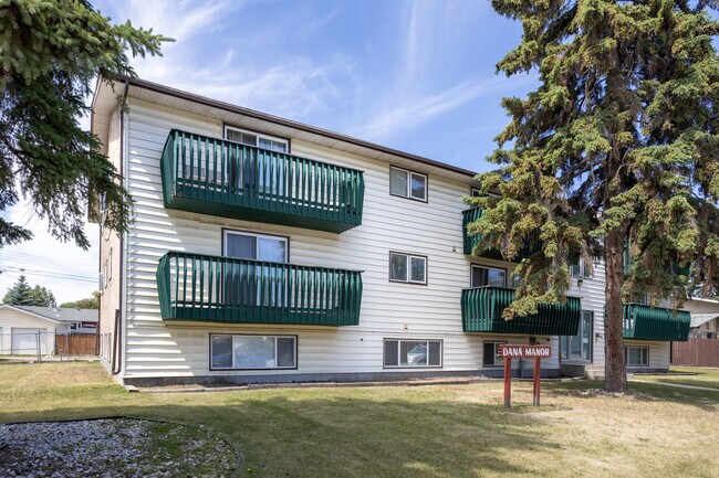 Dana Manor in Red Deer, AB - Building Photo - Building Photo