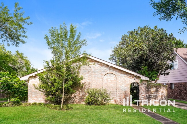 property at 3203 Mission Valley Dr