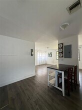 500 NE 136th St in North Miami, FL - Foto de edificio - Building Photo