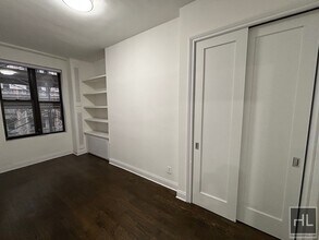 200 W 58th St in New York, NY - Building Photo - Building Photo