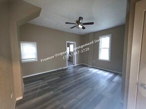 1802 3rd Ave in Beaver Falls, PA - Building Photo - Building Photo