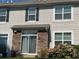 34W685 Roosevelt Ave in St. Charles, IL - Building Photo