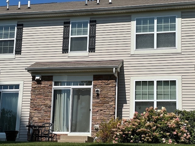 property at 34W685 Roosevelt Ave