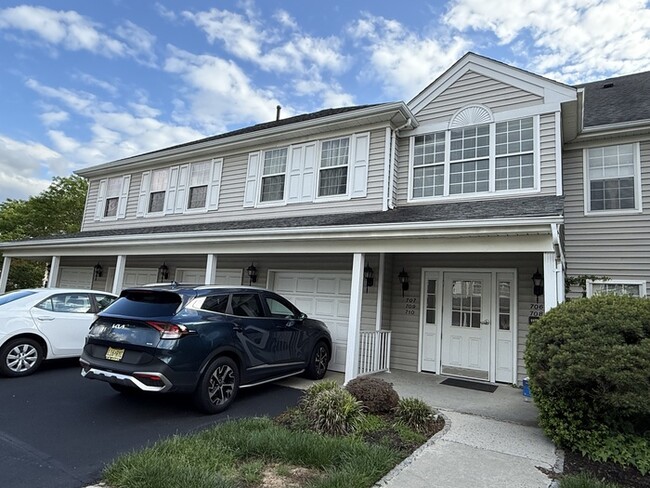 property at 709 Eagles Chase Dr