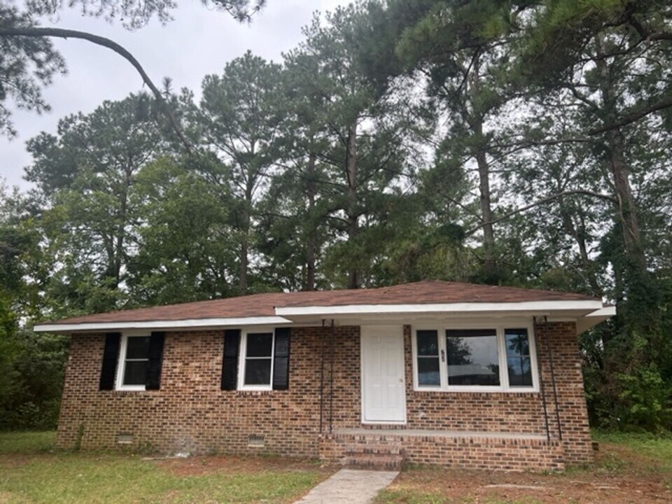 784 Rose Ct in Lumberton, NC - Building Photo