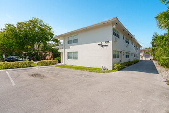 Kay Apartments in Boca Raton, FL - Building Photo - Building Photo