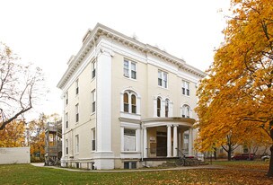 208 N Division St in Ann Arbor, MI - Building Photo