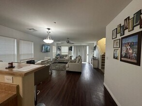 1172 Gecko Rd in Henderson, NV - Building Photo - Building Photo