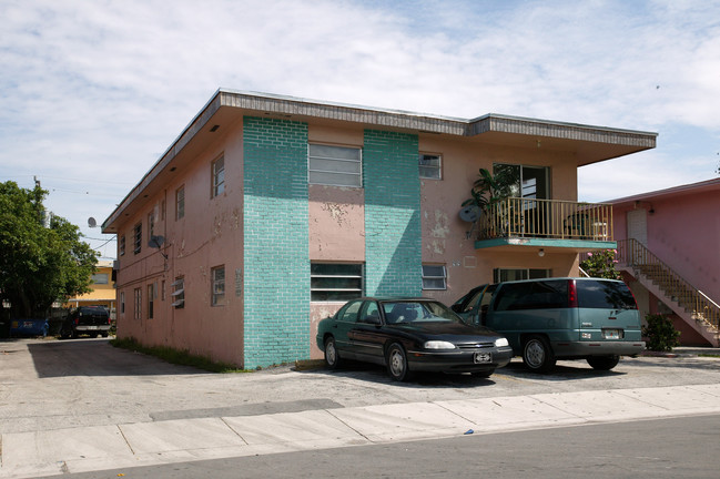 55 W 6th St in Hialeah, FL - Building Photo - Building Photo