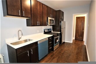 5306 N Ashland Ave in Chicago, IL - Foto de edificio - Building Photo