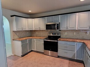 150 Luxury Ln in Colorado Springs, CO - Building Photo - Building Photo