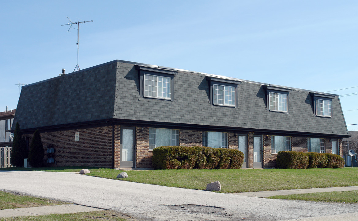 3930 75th Pl in Merrillville, IN - Foto de edificio