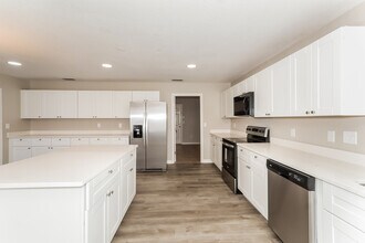 8759 Fort Socrum Village Way in Lakeland, FL - Building Photo - Building Photo