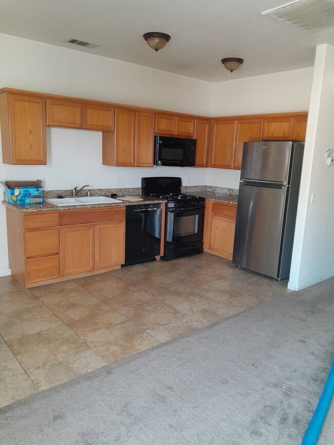 9700 S Loop Blvd in California City, CA - Building Photo - Building Photo