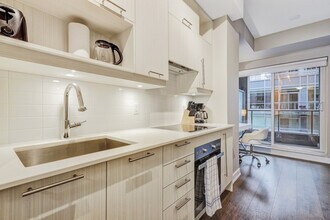 179 Queen St W in Toronto, ON - Building Photo - Building Photo