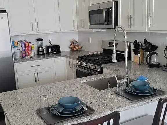 512 W Montgomery Ave, Unit unit2 in Philadelphia, PA - Foto de edificio - Building Photo