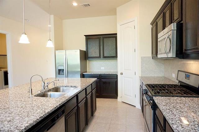 10695 Villanova Dr