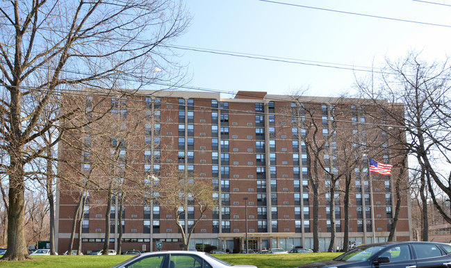 Federation Apartments in Philadelphia, PA - Foto de edificio - Building Photo