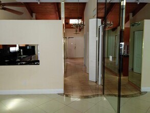 2675 S Parkview Dr in Hallandale Beach, FL - Building Photo - Building Photo
