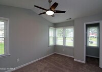 498 Hemlock Dr photo'