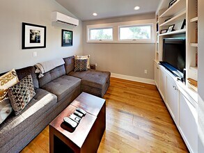 2206 Iva Ln in Austin, TX - Building Photo - Building Photo