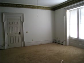 181 Washington St in Norwich, CT - Foto de edificio - Building Photo