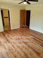 300 Bill Mouchet Rd in Starr, SC - Building Photo - Building Photo