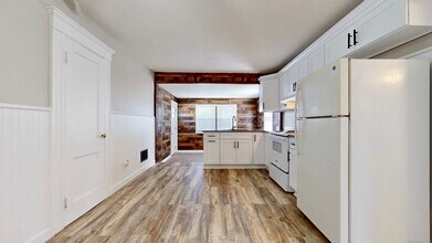 153 Adams St in Stratford, CT - Building Photo - Building Photo