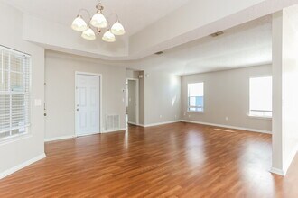 12327 Sondra Cove Ct in Jacksonville, FL - Foto de edificio - Building Photo