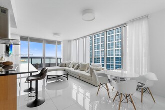 6899 Collins Ave in Miami Beach, FL - Building Photo - Building Photo