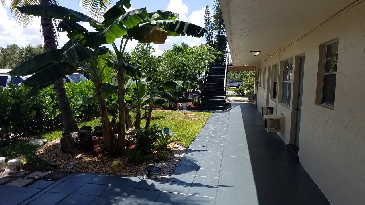 620 S Broadway in Lantana, FL - Building Photo