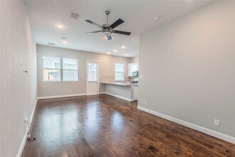 5431 Camaguey St in Houston, TX - Foto de edificio - Building Photo