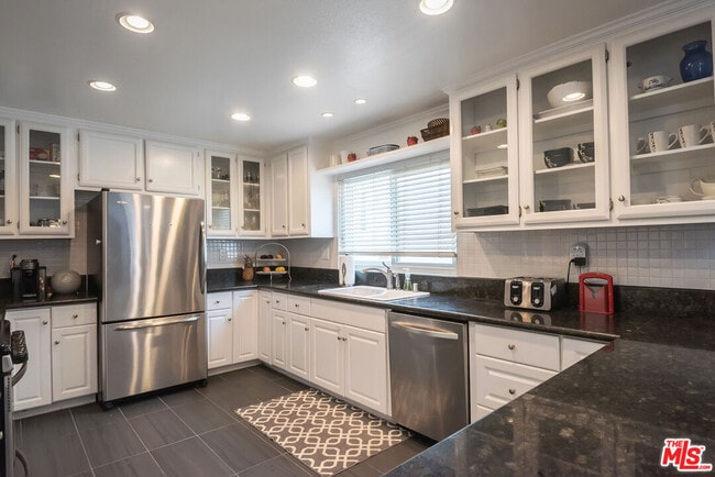 2609 Rockefeller Ln in Redondo Beach, CA - Building Photo - Building Photo