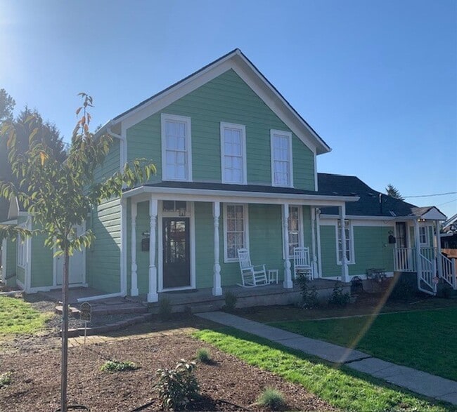 1016 6th St in Oregon City, OR - Building Photo - Building Photo