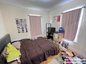 216 Freeman St, Unit 2 in Brookline, MA - Foto de edificio - Building Photo