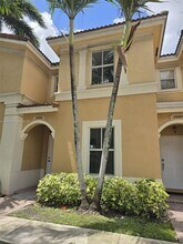 3194 SW 128th Terrace in Miramar, FL - Foto de edificio - Building Photo