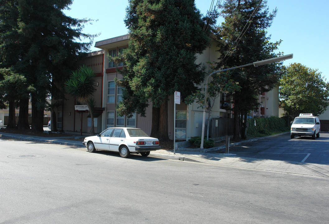 Watsonville Royal Apartments in Watsonville, CA - Building Photo