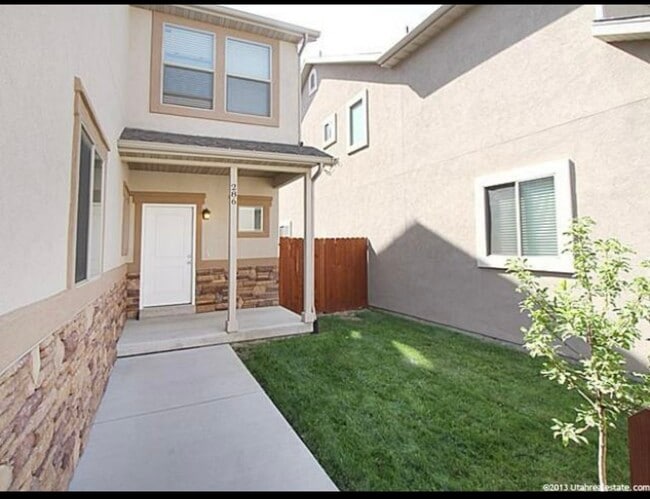 288 Snowy River Ct in South Salt Lake, UT - Building Photo - Building Photo