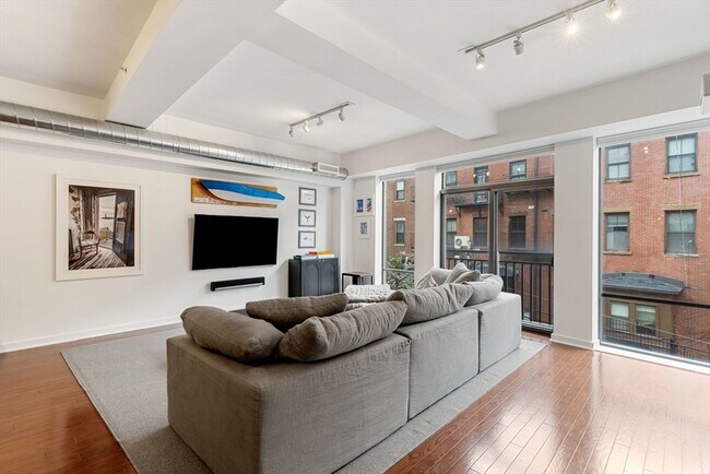 property at 255 Northampton St