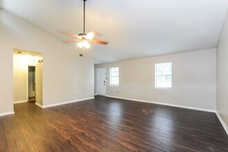 3240 Grand Central Dr in Snellville, GA - Building Photo - Building Photo