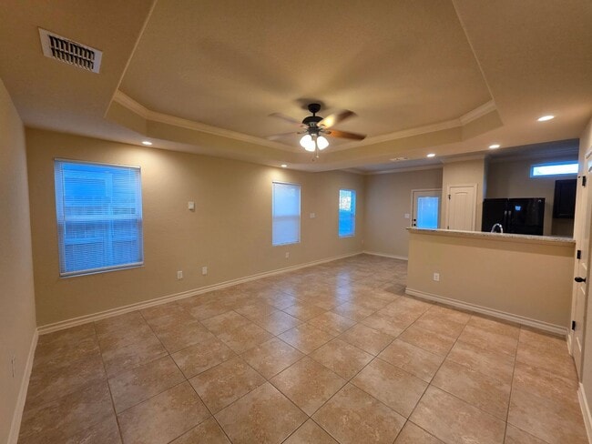 6838 Lakeview Dr. in San Antonio, TX - Building Photo - Building Photo