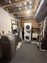 W194S8395 Summeridge Ct in Muskego, WI - Building Photo