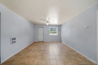 7701 Molinos Ave in Los Molinos, CA - Building Photo - Building Photo