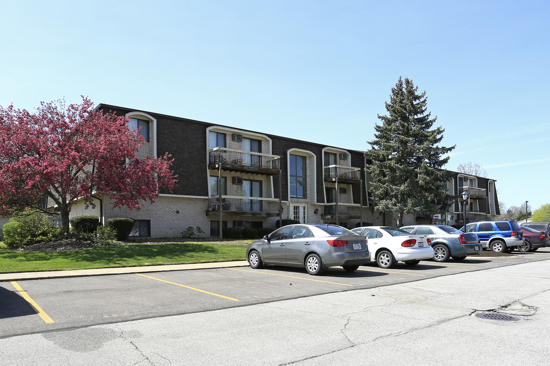 Meadows Pointe Apartments in Elyria, OH - Building Photo