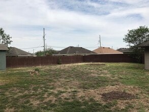 5660 Springfield Cir W in Lumberton, TX - Building Photo - Building Photo