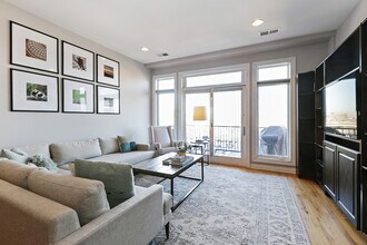 1355 W Washington Blvd in Chicago, IL - Building Photo - Building Photo