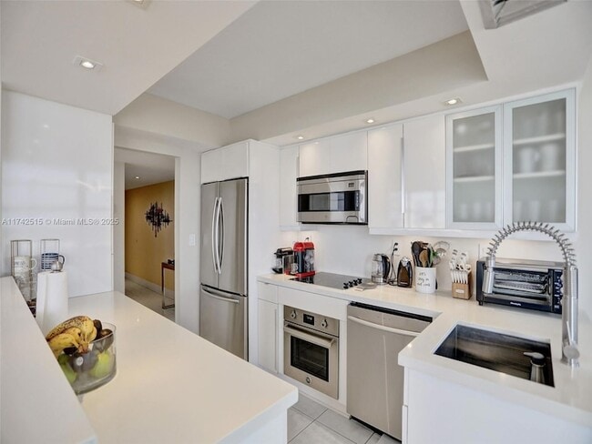 18011 Biscayne Blvd, Unit 1904 in Aventura, FL - Building Photo - Building Photo