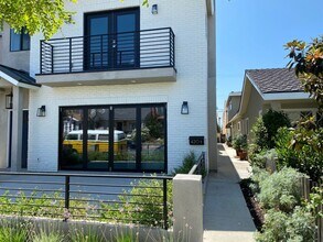 420 Heliotrope Ave in Newport Beach, CA - Building Photo - Building Photo