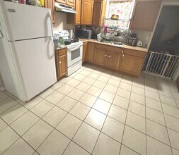 24 Roosevelt Ave in Torrington, CT - Building Photo - Building Photo
