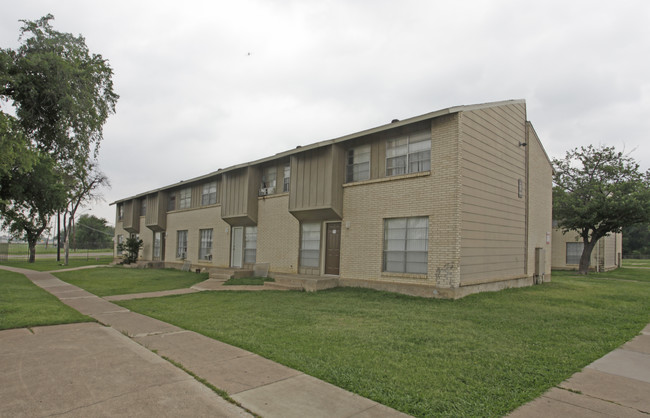 Colonia Tepeyac Apartments in Dallas, TX - Building Photo - Building Photo